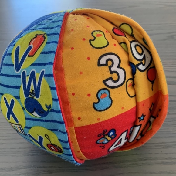 Melissa & Doug ABC's 124's Learning Ball - Picture 6 of 10